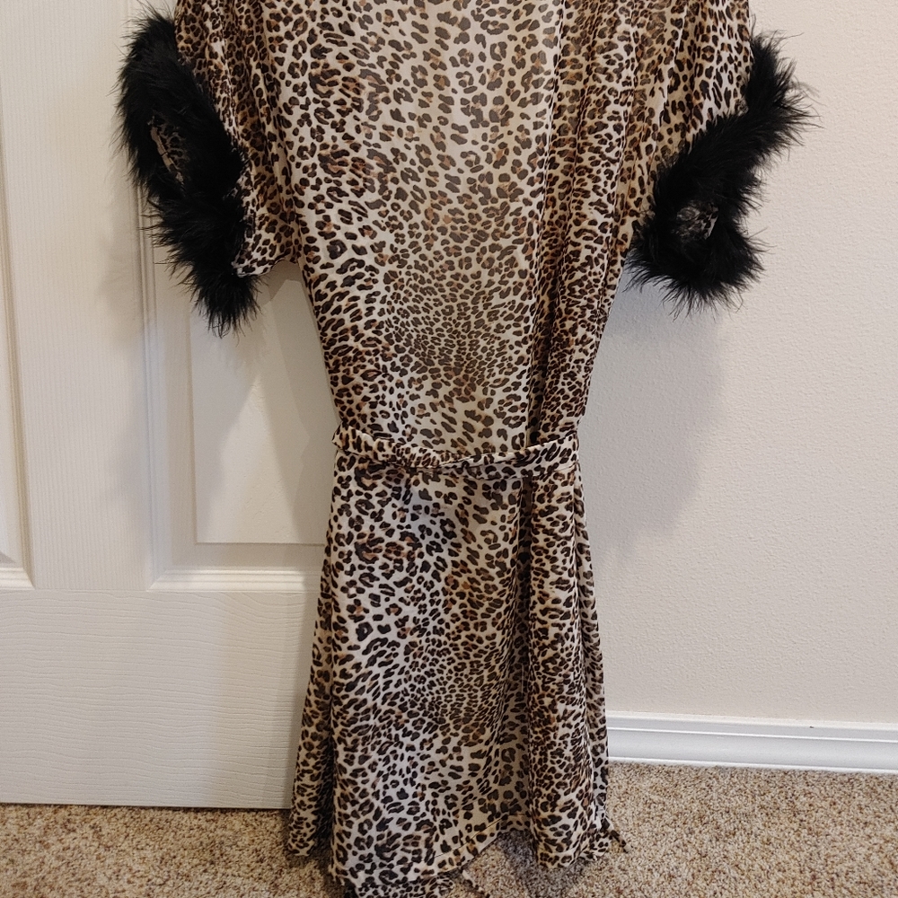 ✨️In Bloom Leopard Print Robe - Picture 3 of 14